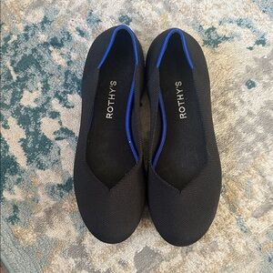 Rothy's Women's Black and Blue Flats